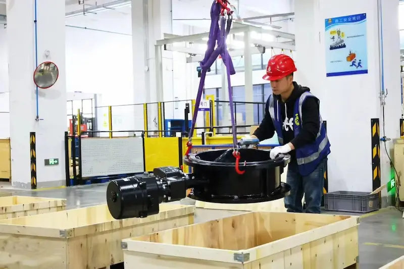 Butterfly valve inspection, coating and export packing