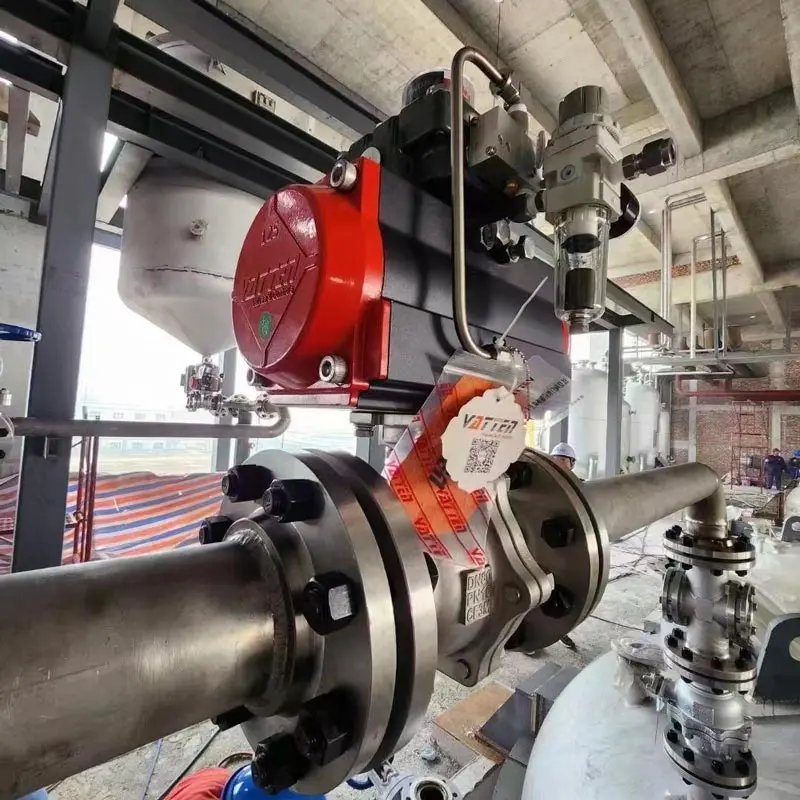 Non-rising stem gate valve with a flat top and constant height