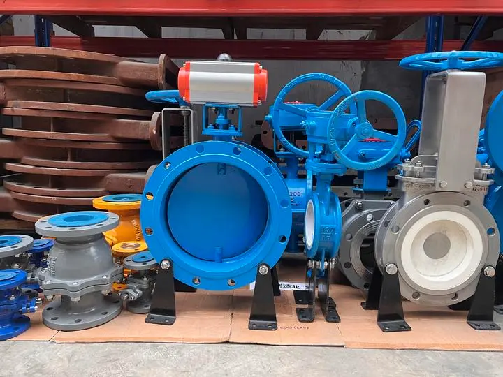 EPDM rubber vulcanised onto a ductile iron gate valve wedge