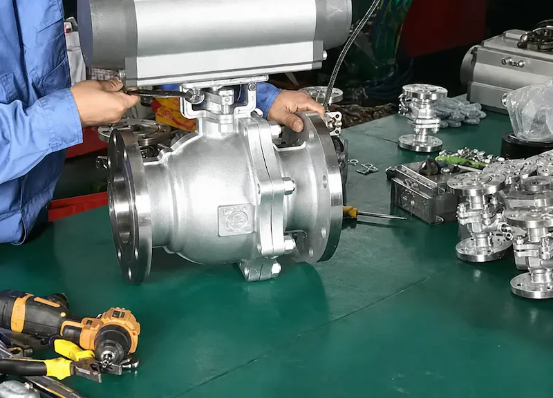 Butterfly valve internal component assembly including disc, seat and stem