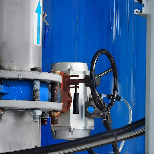 Oil storage and loading terminal with transfer pipework and valves